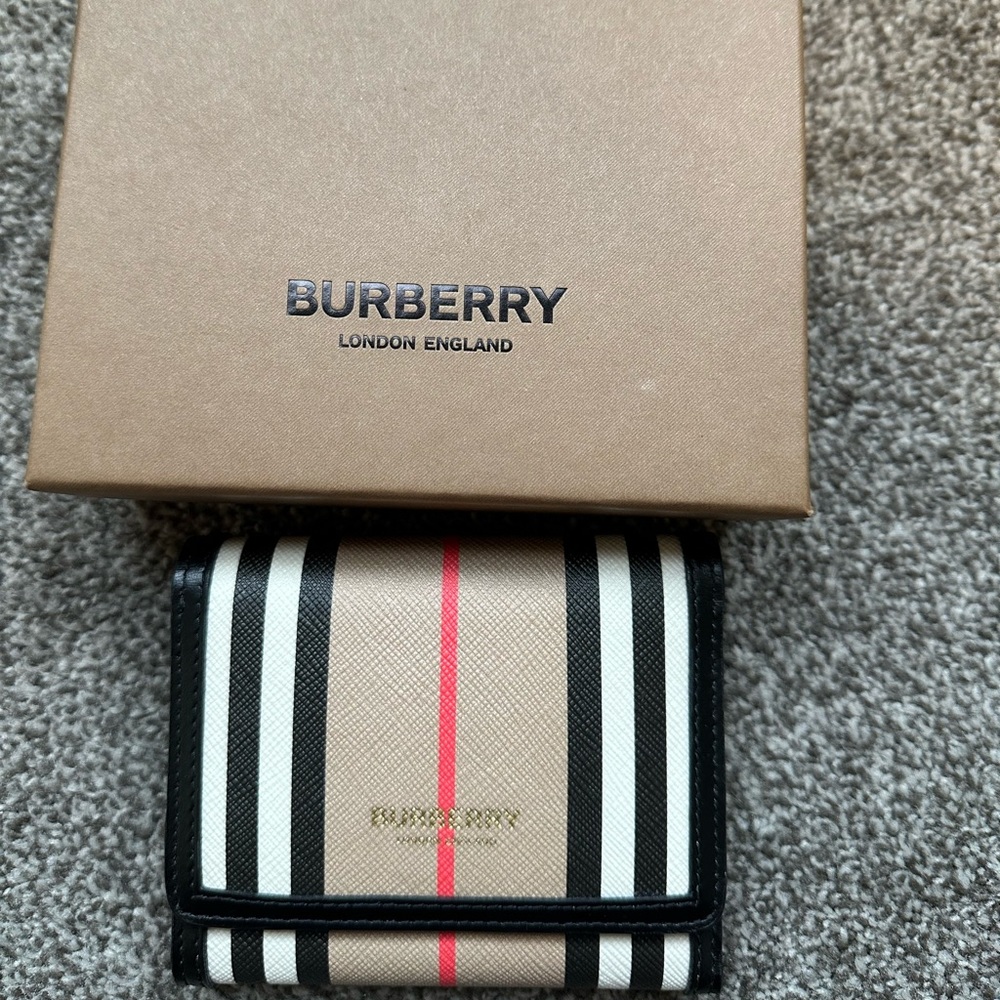 Burberry wallet
